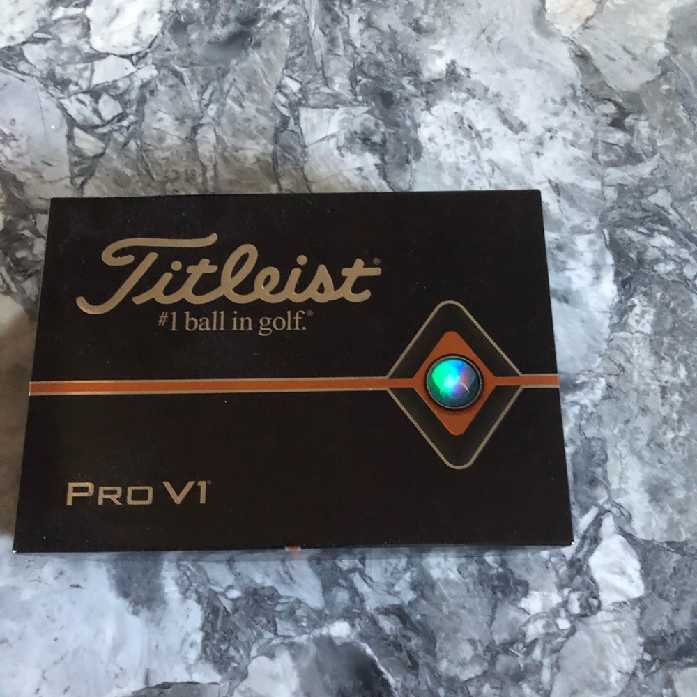 Titleist Pro V1 golf balls.